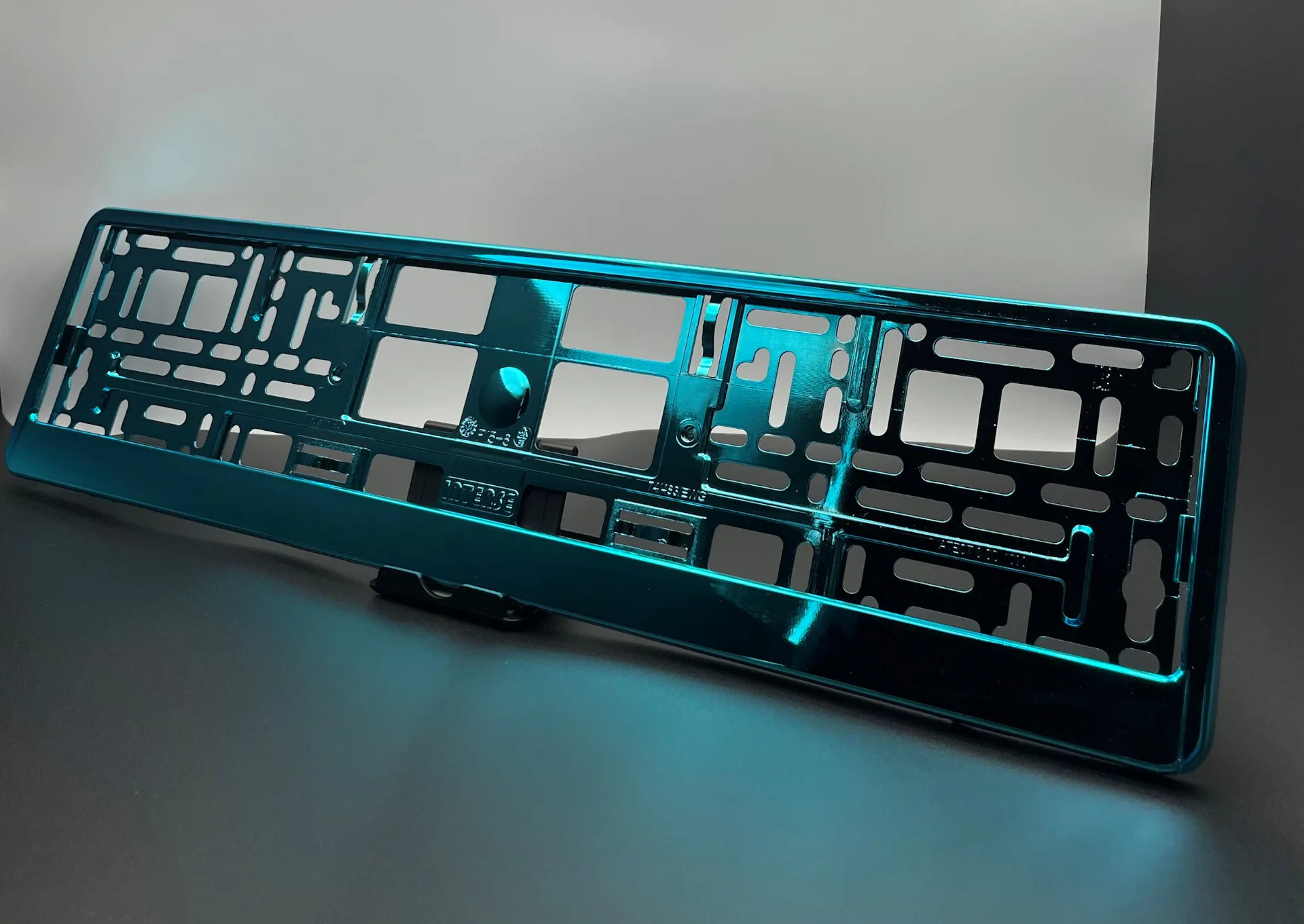 Porte-plaque Turquoise Chromé