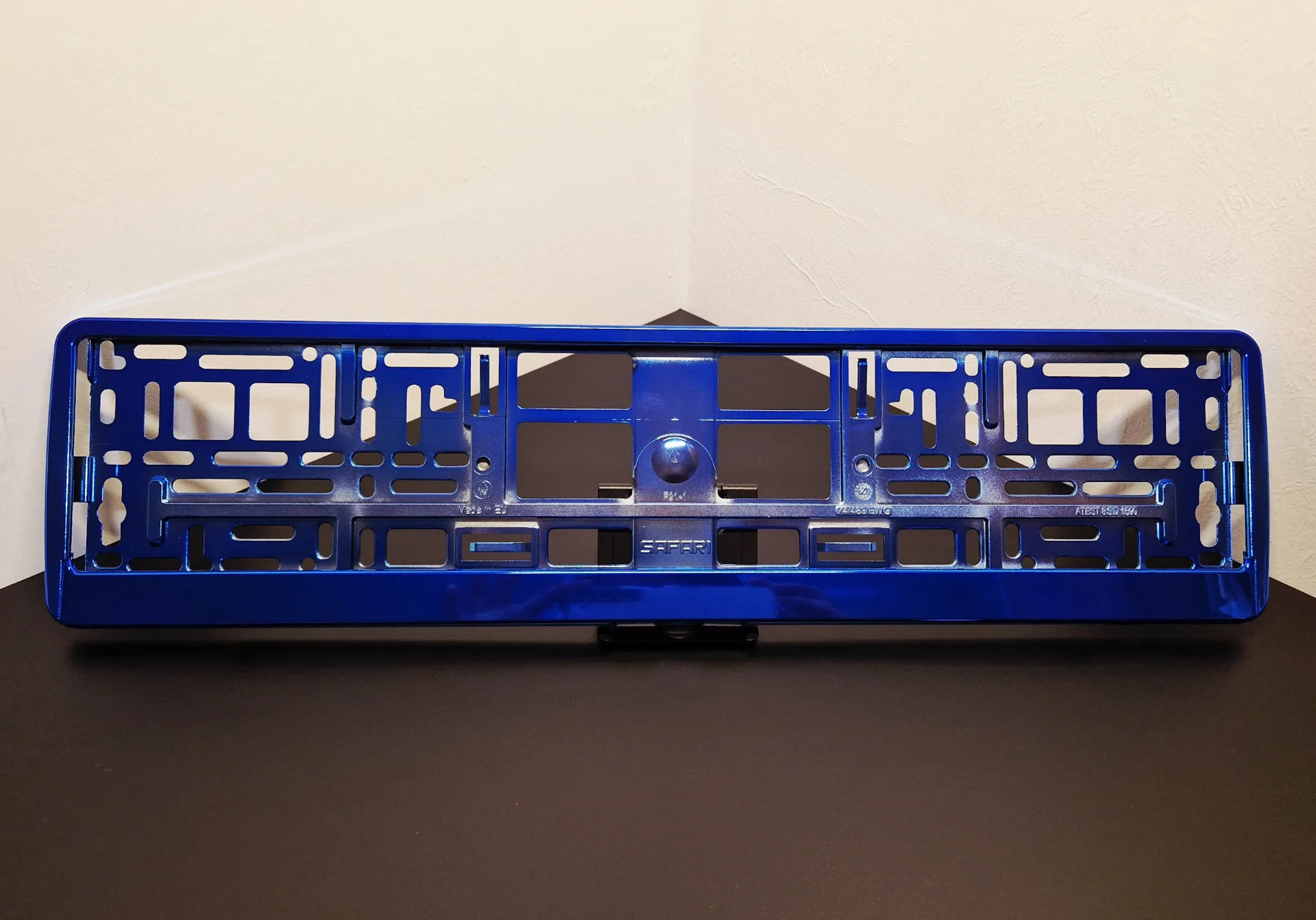 Porte plaque voiture bleu chromé à clipser